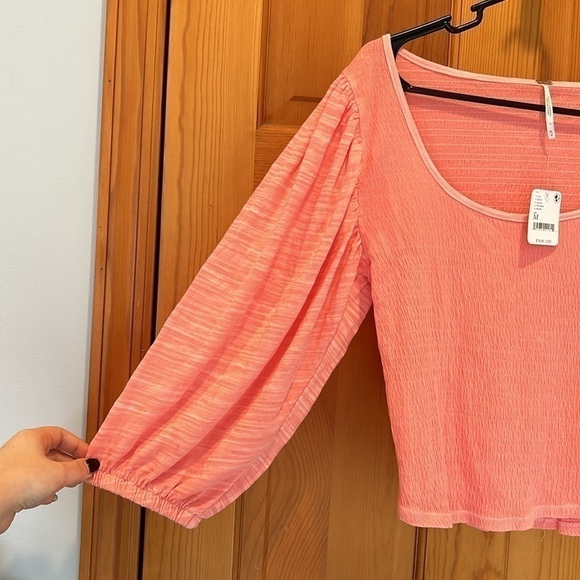 Free People NWT Day Lily Puff Sleeve Smocked Blouse in Coral - Picture 4 of 6